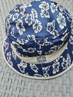 NWOT Ron Jon Surf Shop Navy Blue Cream  Floral 100% Cotton Unisex Bucket Hat